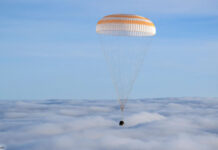 Die Raumsonde Sojus MS-26 landet am 19. April 2025 (20. April 2025, kasachische Zeit) in einem abgelegenen Gebiet nahe der Stadt Schesqasghan in Kasachstan. An Bord sind der NASA-Astronaut Don Pettit der Expedition 72 sowie die Roskosmos-Kosmonauten Alexej Owtschinin und Iwan Wagner. Das Trio kehrt nach 220 Tagen im Weltraum als Mitglieder der Expeditionen 71 und 72 an Bord der Internationalen Raumstation zur Erde zurück.